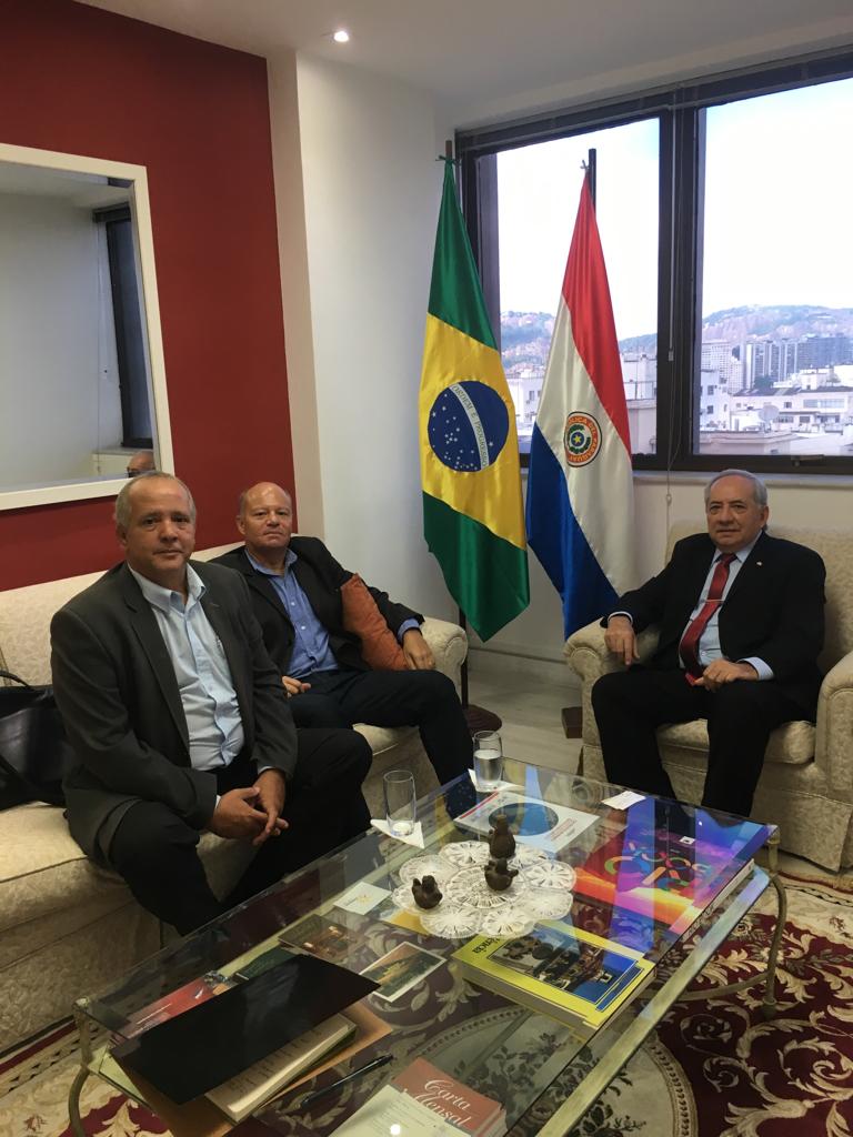 Cónsul General recibe a los empresarios brasileños del sector vial interesados en invertir en Paraguay