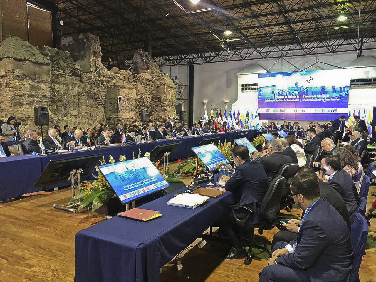 Canciller Castiglioni participa en Guatemala de la IV Reunión de Ministros de Relaciones Exteriores de la Conferencia Iberoamericana
