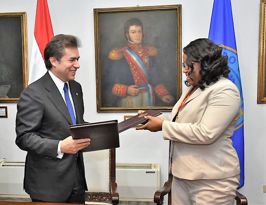 Paraguay firma acuerdo con OPS para avanzar en la reforma del sistema de salud