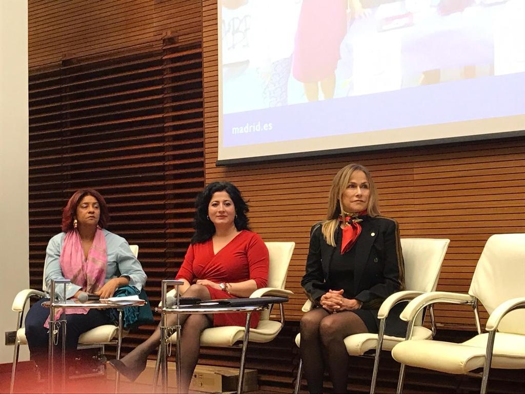Cónsul General del Paraguay en Madrid realizó una exposición con motivo del “Día Internacional de la eliminación de la violencia contra la mujer”