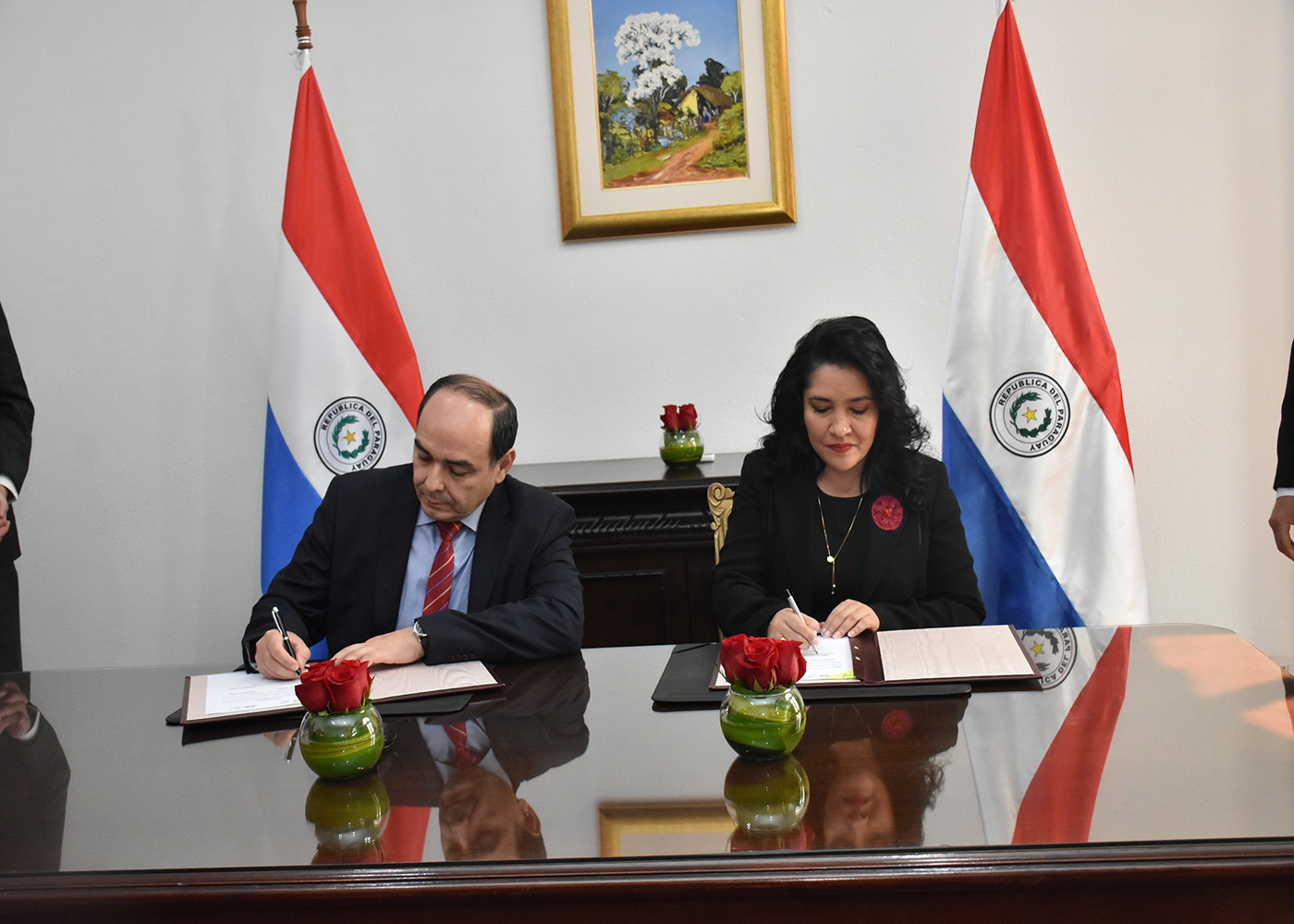 Cancillería y Senatur desarrollarán programas para fortalecer al Paraguay como destino turístico