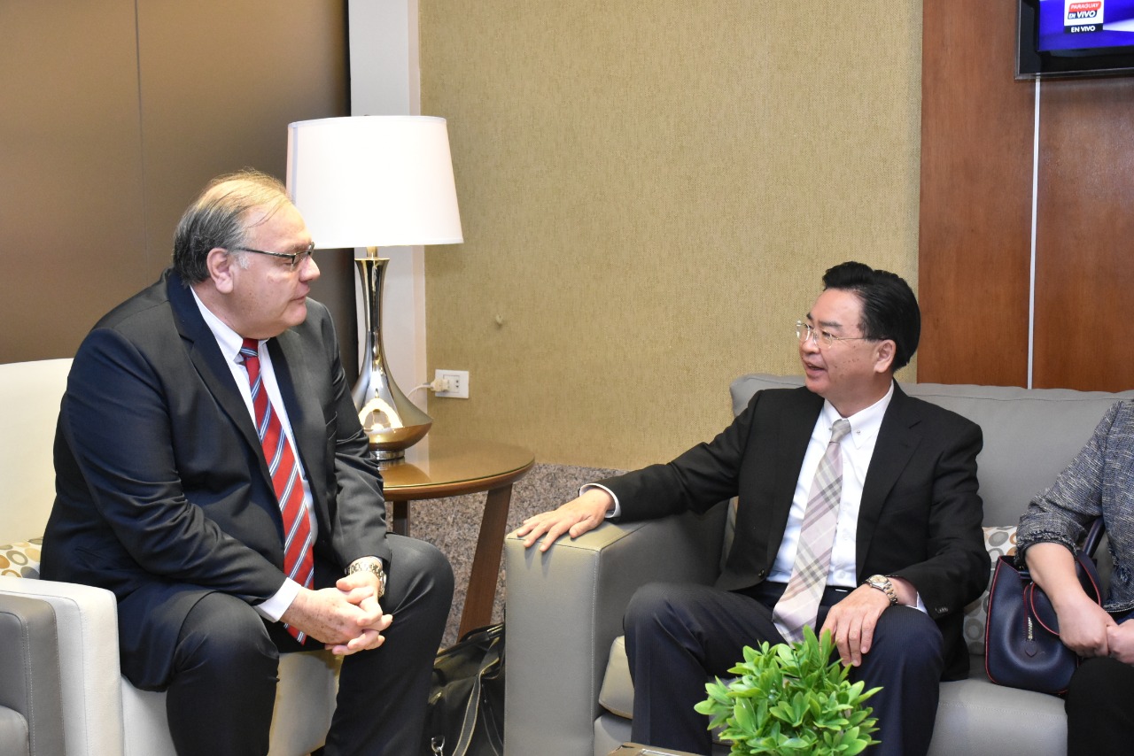 Visita oficial del ministro de Asuntos Exteriores  de la República de China (Taiwán) Joseph Wu
