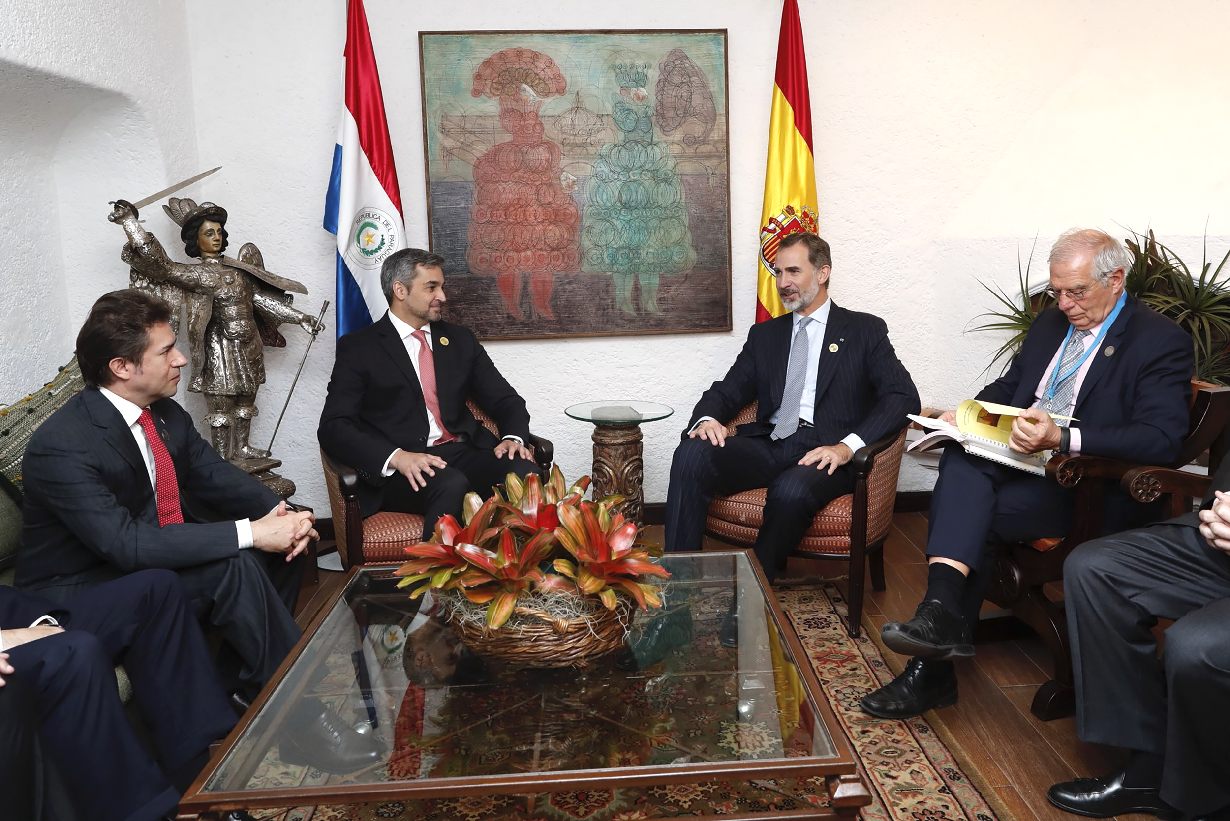 Canciller Castiglioni acompañó al Presidente Abdo Benítez en la nutrida agenda bilateral desarrollada hoy en el marco de la XXVI Cumbre Iberoamericana