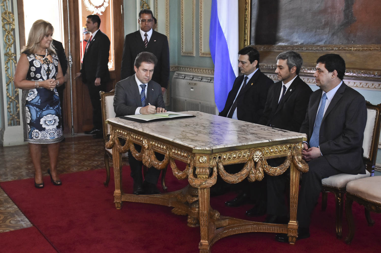 Embajadores del Paraguay ante los gobiernos de los Estados Unidos de América y Turquía prestaron juramento ante el Presidente Abdo