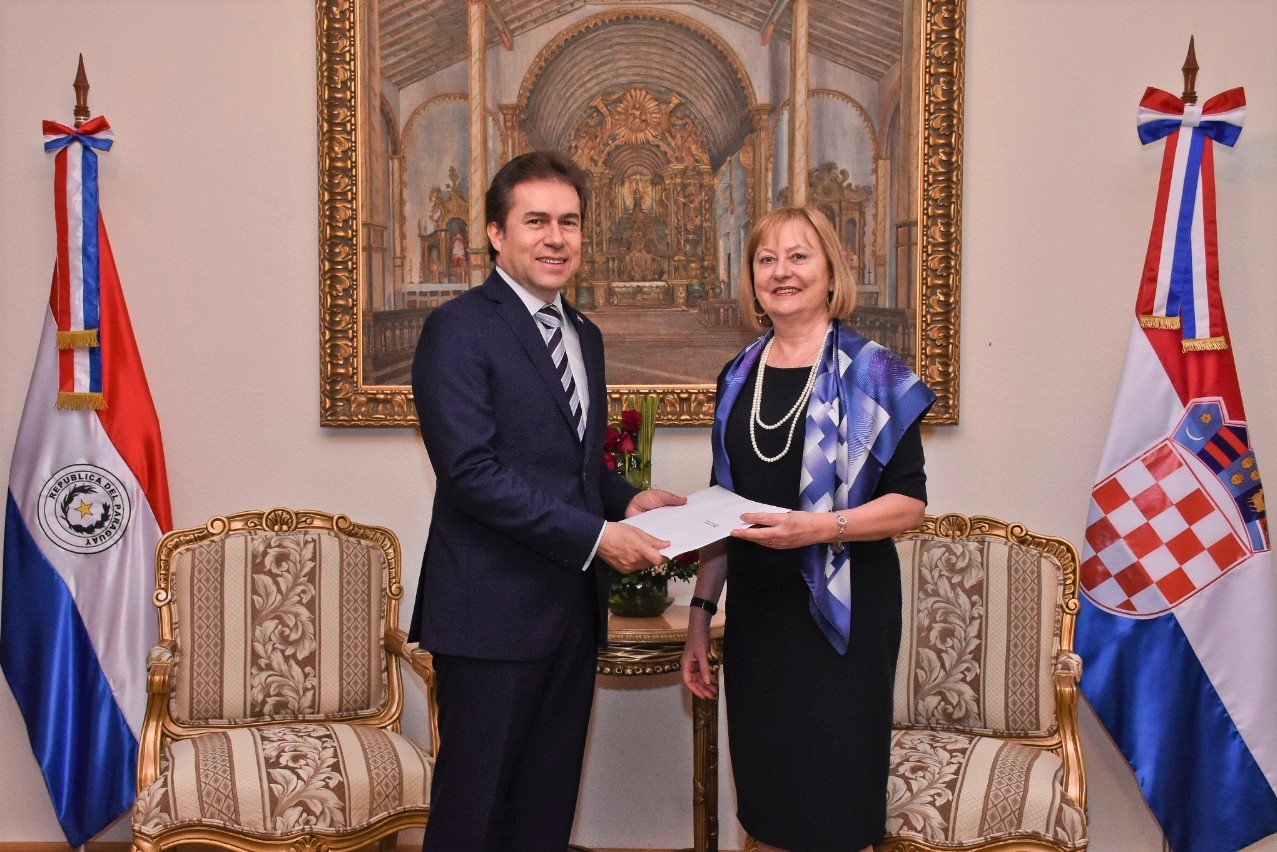 Embajadora de Croacia presenta copias de las cartas credenciales a la Cancillería