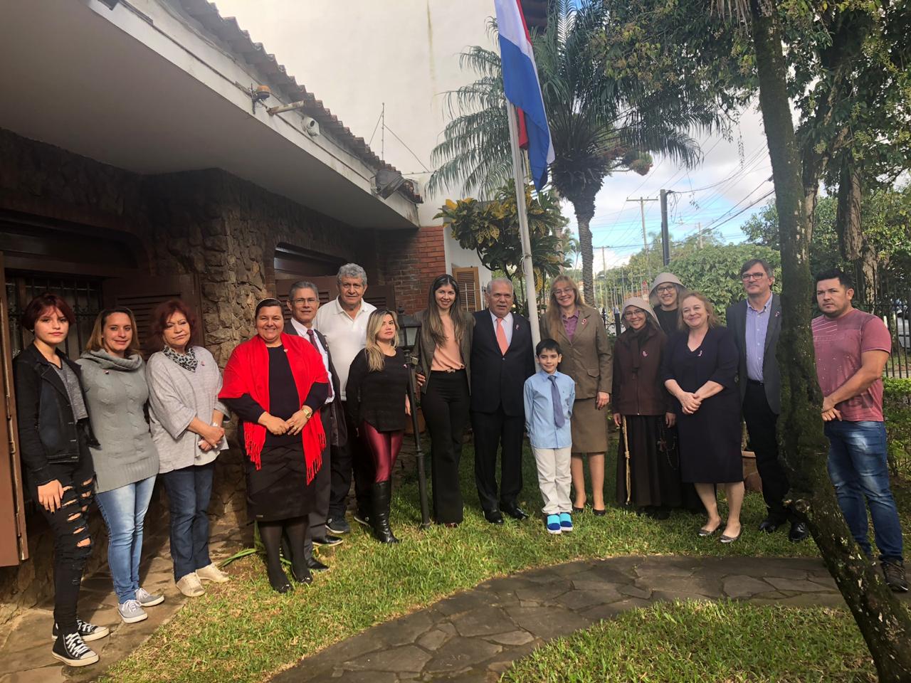 Consulado en Porto Alegre festejó la Fiesta Patria y el Día de la Madre