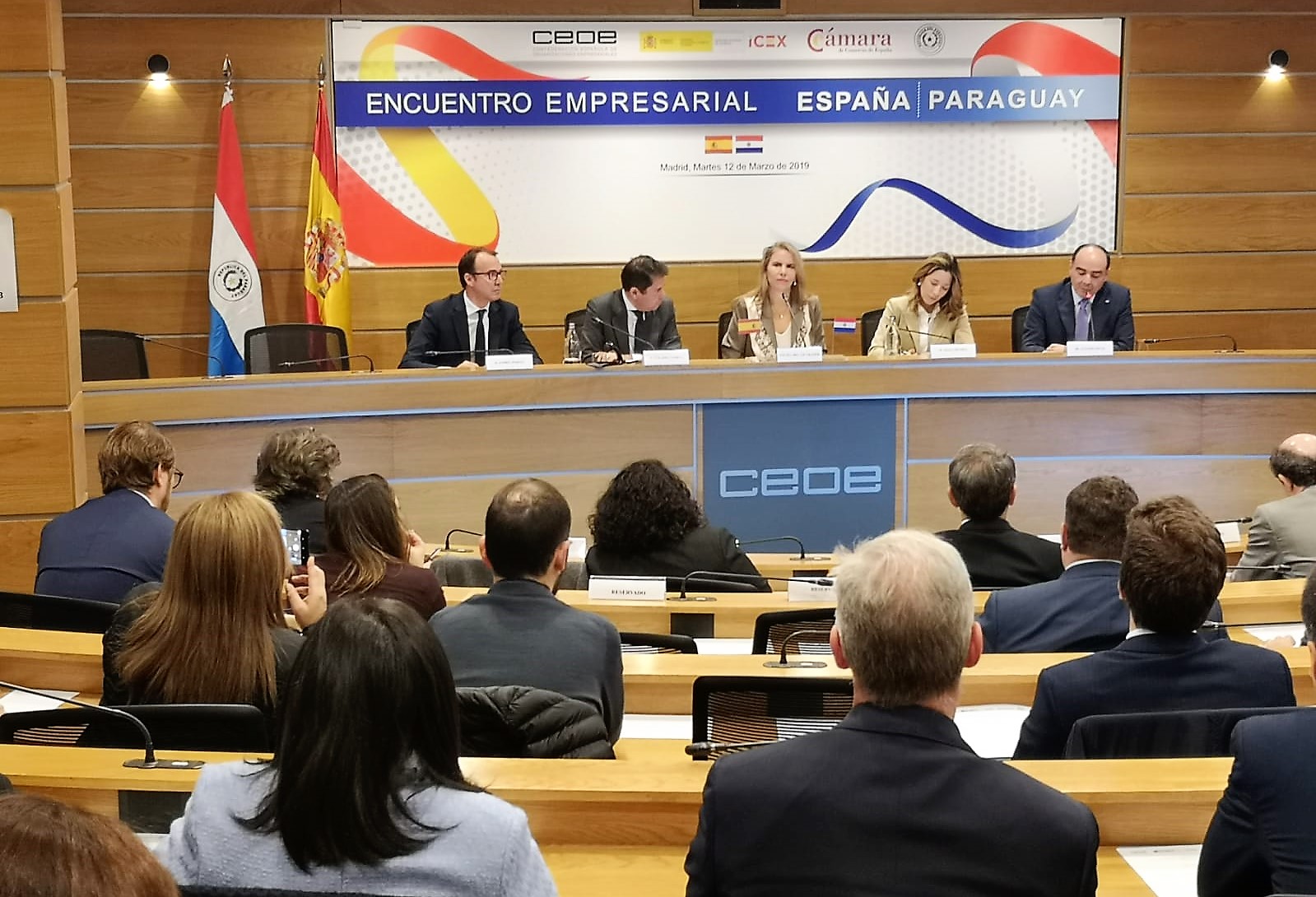Ministra Cramer expuso ante empresarios españoles las oportunidades de negocios en Paraguay