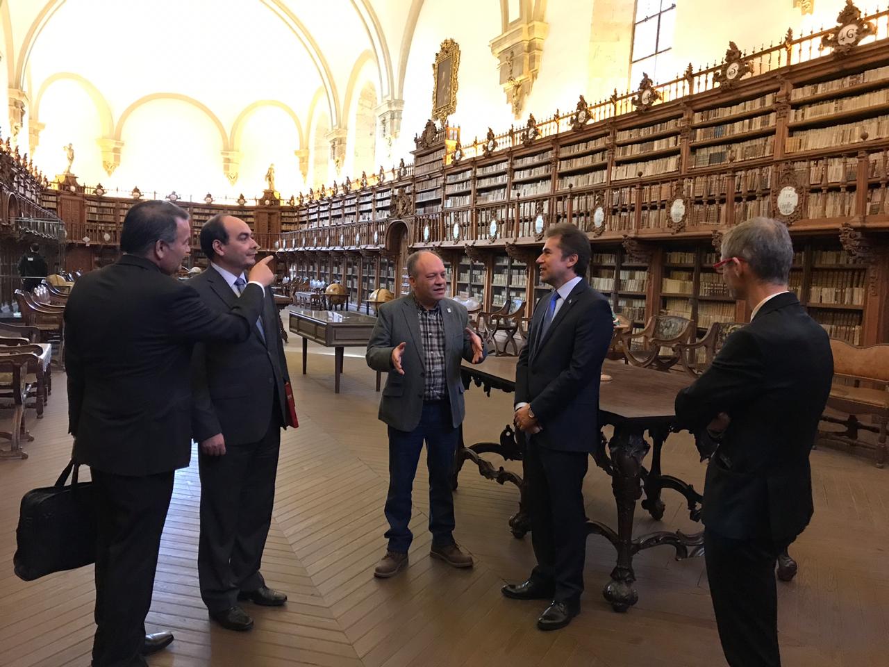 Rector de la Universidad de Salamanca brindó cálida y cordial bienvenida a delegación paraguaya