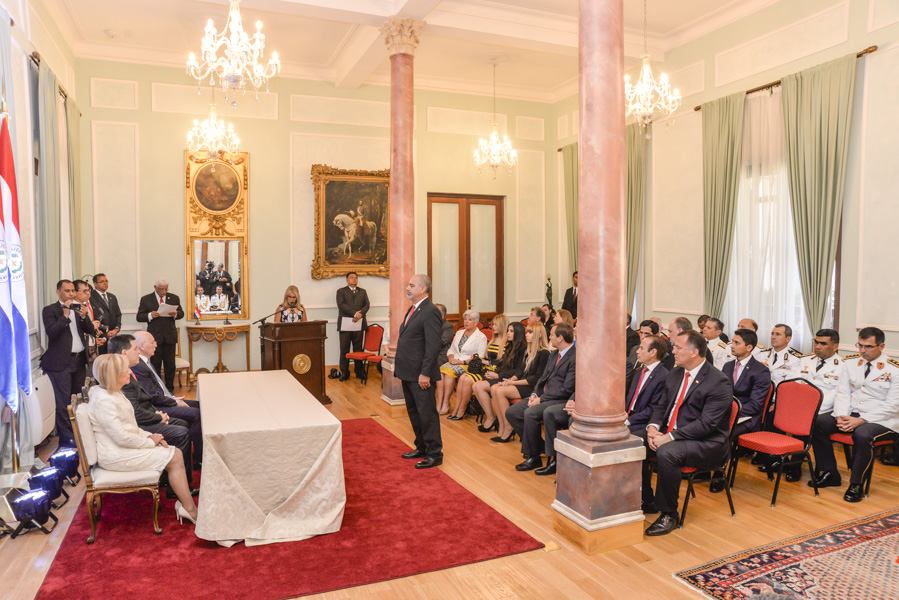 Canciller Loizaga acompañó al Presidente Cartes en el acto de juramento del nuevo Embajador paraguayo ante la India