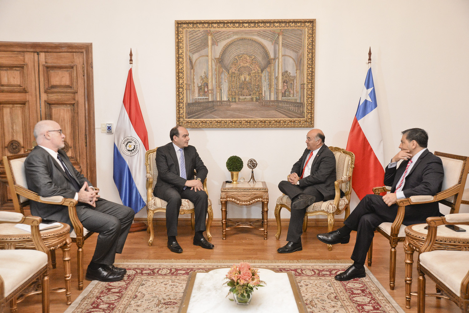 Canciller recibió copias de las Cartas Credenciales del nuevo embajador de Chile