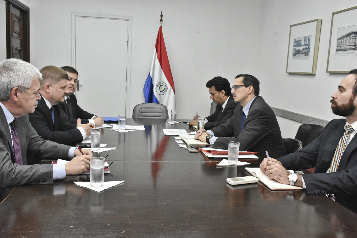 Vicepresidente del Banco Nacional de Bielorrusia visita Paraguay para fortalecer relaciones económicas y comerciales