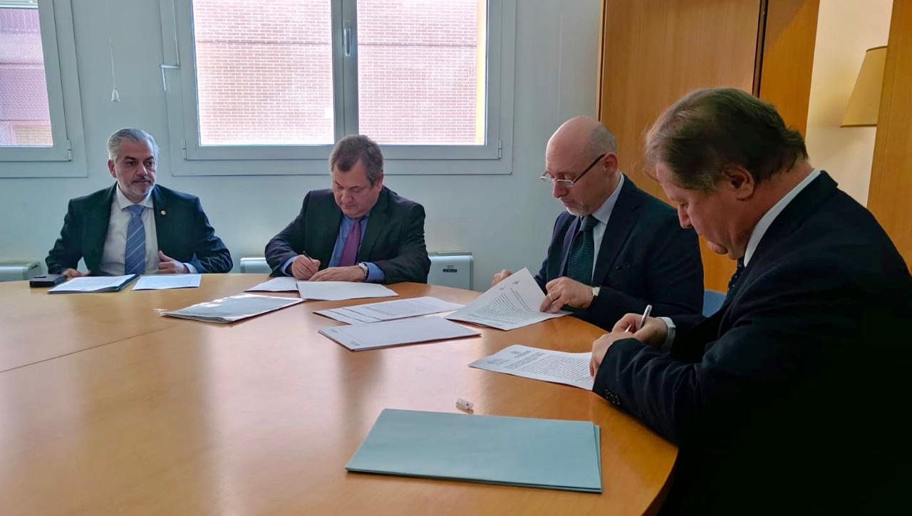 En Italia, Corte Suprema firma convenio de cooperación con Universidad de Bolonia