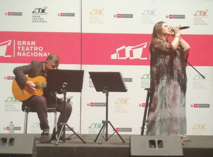 La artista Lizza Bogado en su concierto en Lima llenó el Gran Teatro Nacional