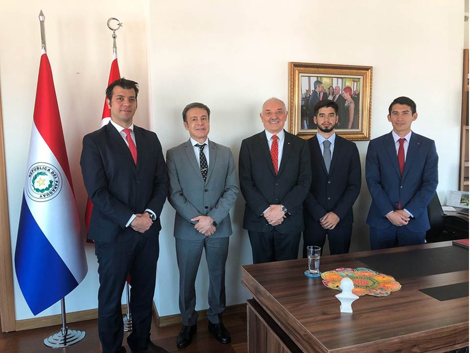 Universitario paraguayo realiza su pasantía en la Embajada de Paraguay en Turquía