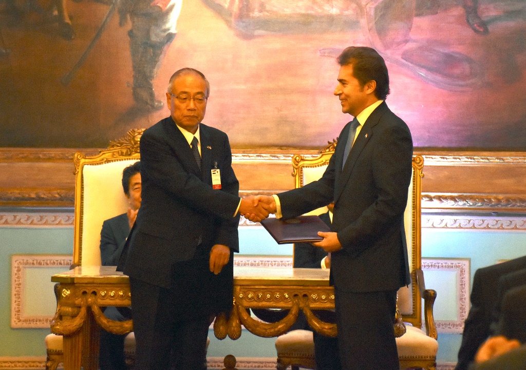 Paraguay y Japón suscriben Acuerdos que establecen donaciones para el desarrollo económico y social y para dragado del Río Paraguay