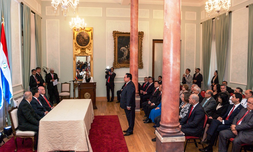 El Presidente Cartes tomó juramento al nuevo Embajador del Paraguay ante el Gobierno argentino