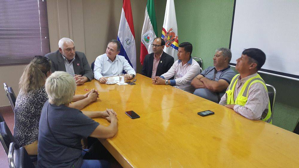Mototaxistas y paseras de Encarnación contarán con tarjeta vecinal fronteriza para el tráfico vecinal