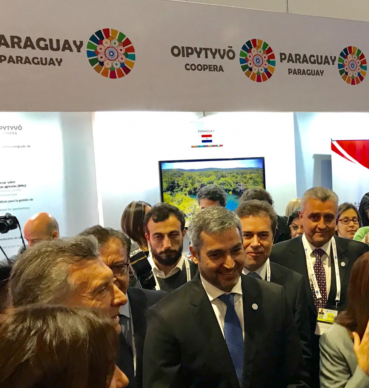 Presidentes Abdo Benítez y Macri visitaron el stand del Paraguay en la exposición de Cooperación Sur – Sur