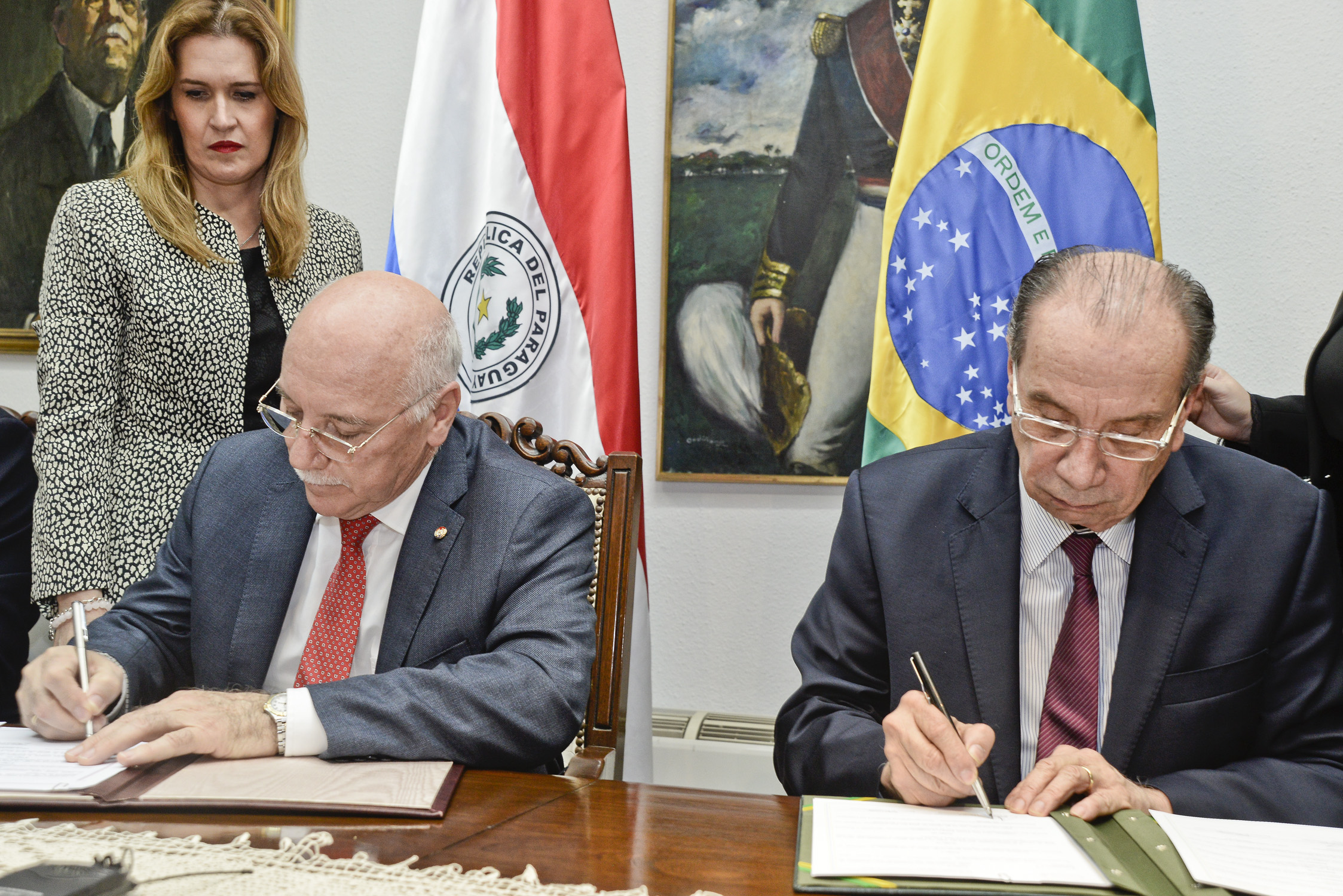 Cancilleres de Paraguay y Brasil firman Acuerdo para la construcción de un puente internacional sobre el Río Apa, entre San Lázaro y Porto Murtinho