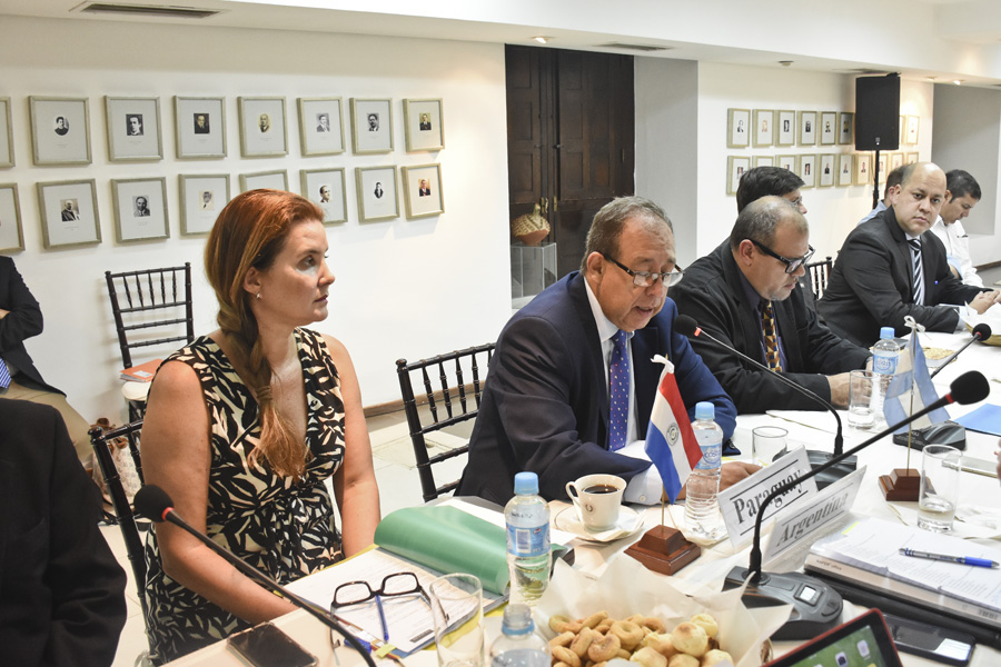 Cancillería es sede de la primera reunión del Grupo de Trabajo de Paraguay y Argentina para el monitoreo de ríos compartidos