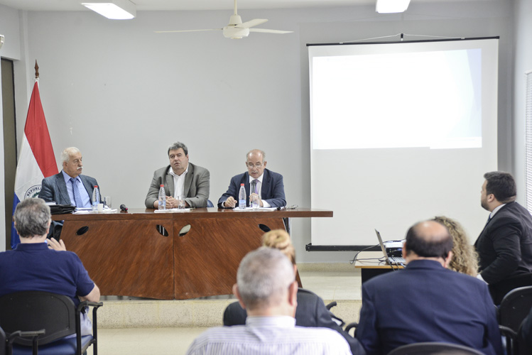 Taller sobre Oportunidades al Comercio Exterior en la Hidrovía Paraguay – Paraná se llevó  a cabo en la Academia Diplomática