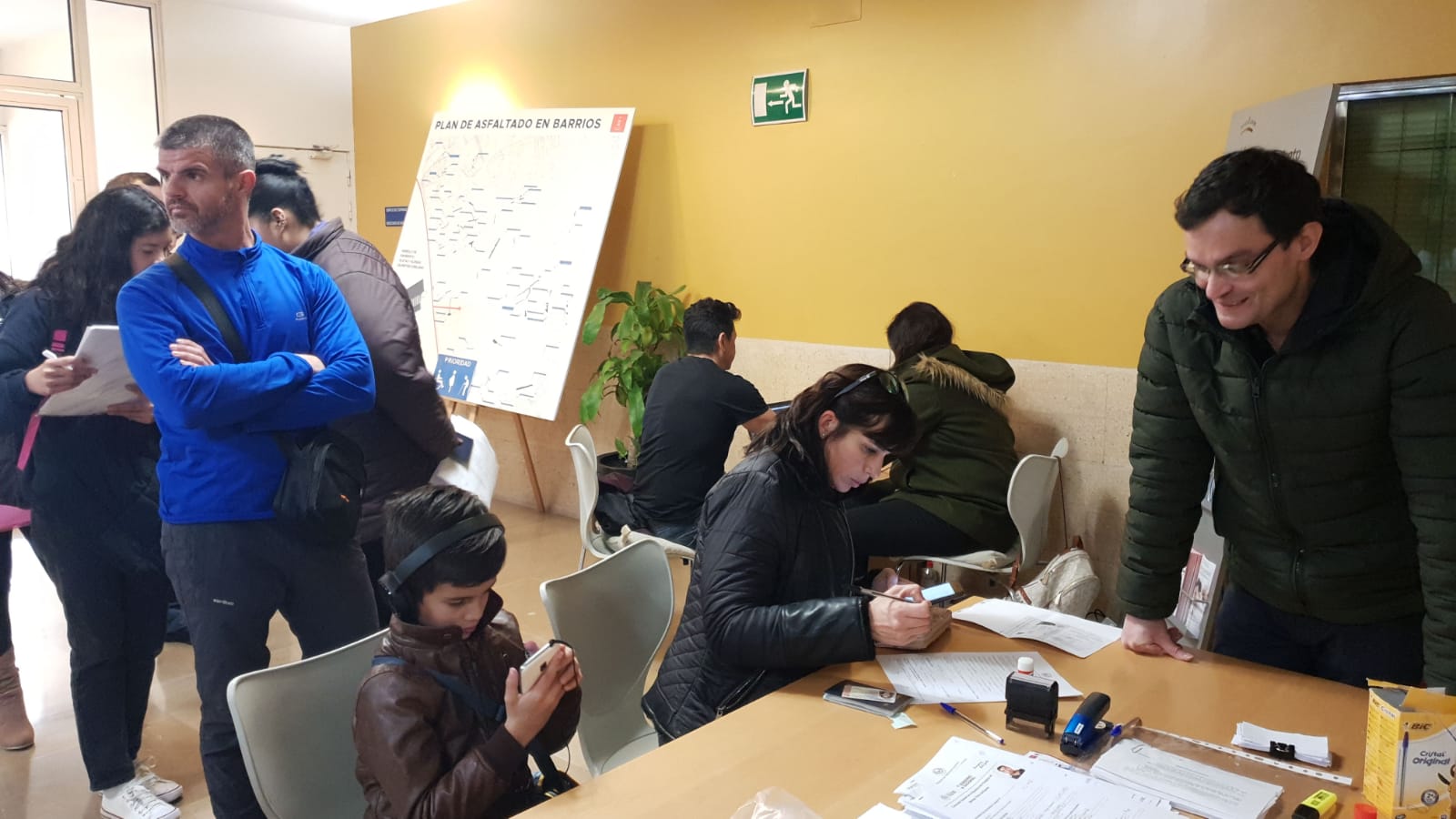 Consulado General en Málaga presta asistencia a los compatriotas radicados en Murcia
