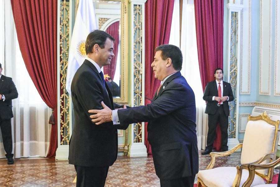 El Presidente Cartes recibió las Cartas Credenciales del Embajador de Argentina