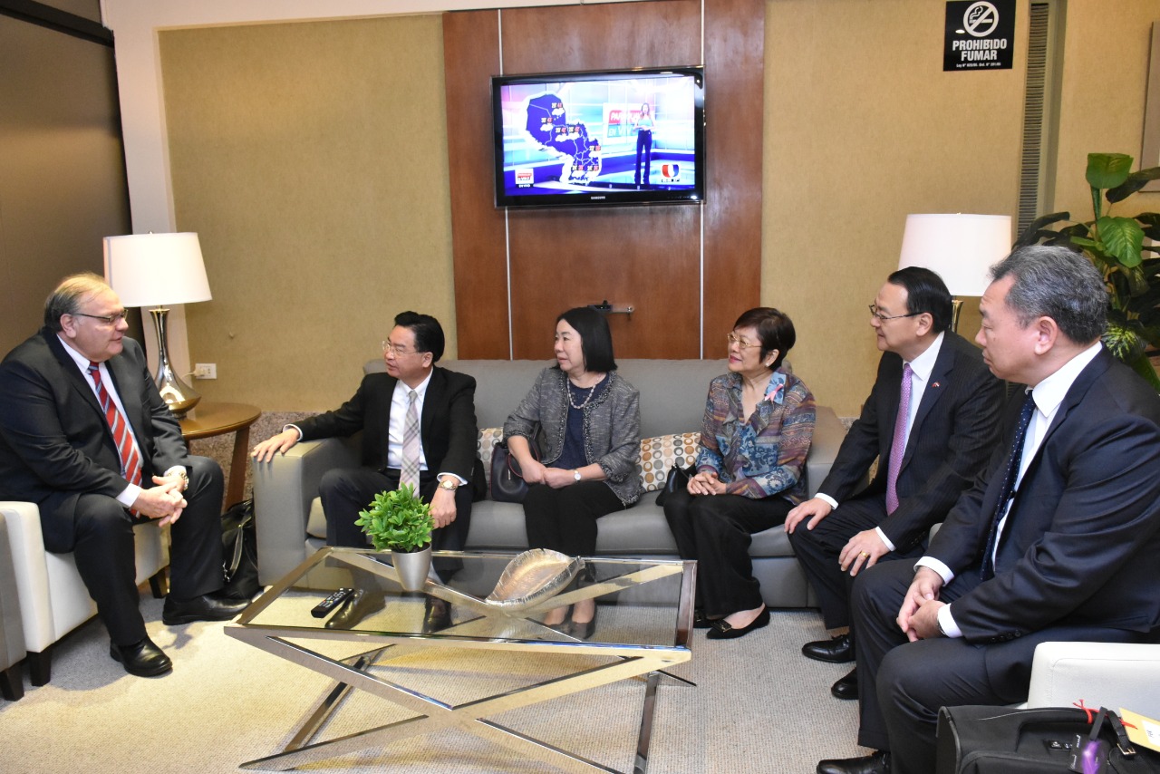 Visita oficial del ministro de Asuntos Exteriores  de la República de China (Taiwán) Joseph Wu