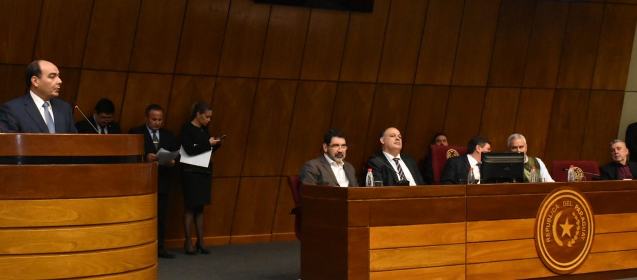 Canciller afirma que debate público y contraloría ciudadana nos darán fortaleza para renegociar Anexo C