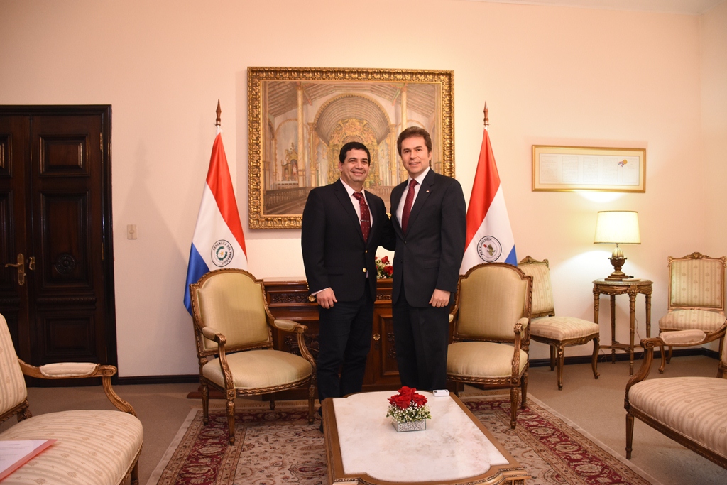Ministro Castiglioni recibió la visita del Vicepresidente de la República