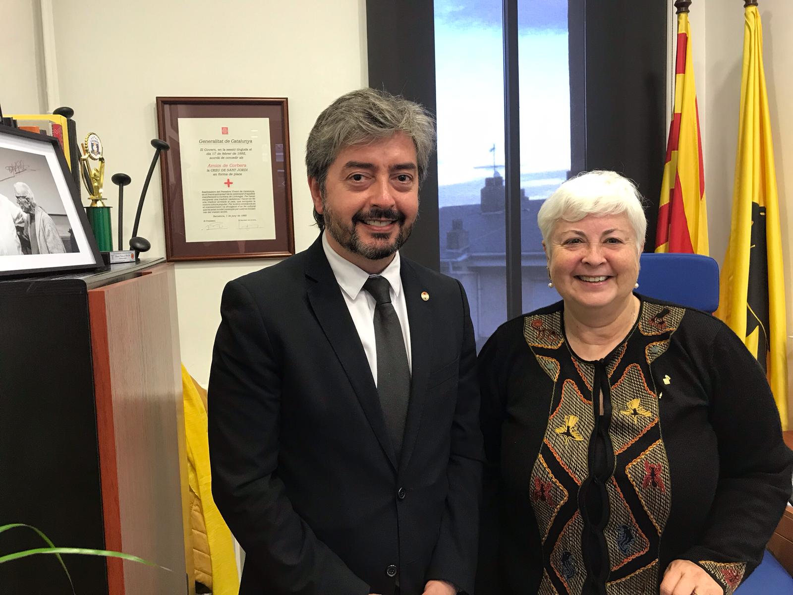 Consulado en Barcelona coordina con ayuntamiento asistencia a migrantes