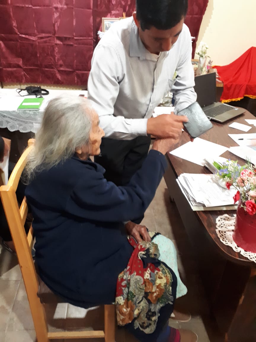 Consulado del Paraguay en Formosa posibilitó la cedulación de una ciudadana paraguaya de 108 años