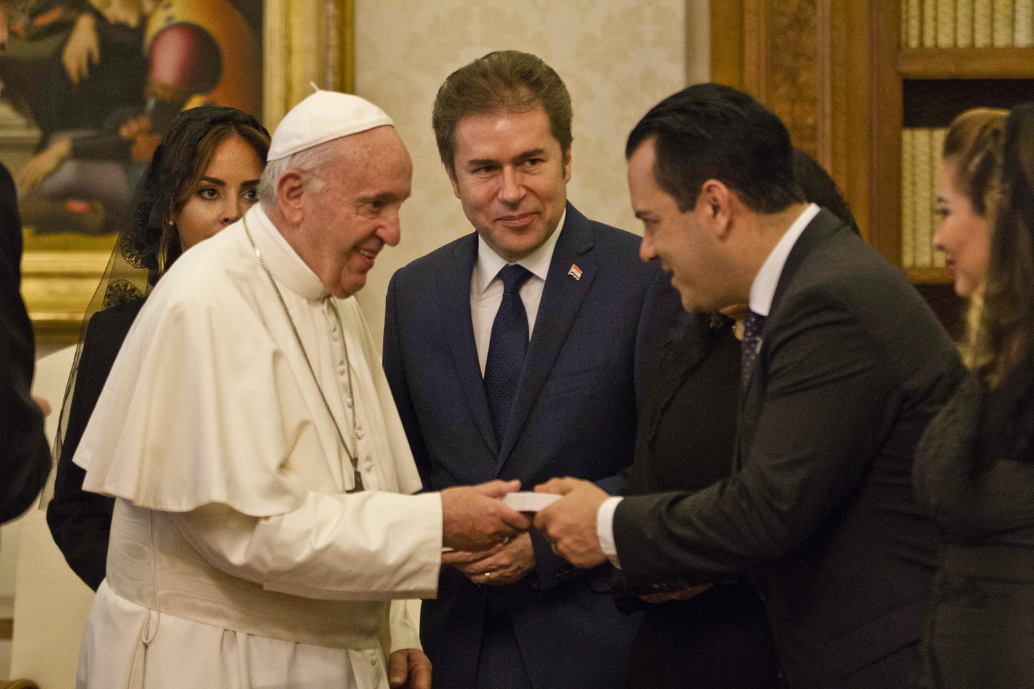 Presidente Abdo presentó al Papa Francisco el proyecto de Oratorio para la Beata Chiquitunga que se construirá en la Costanera