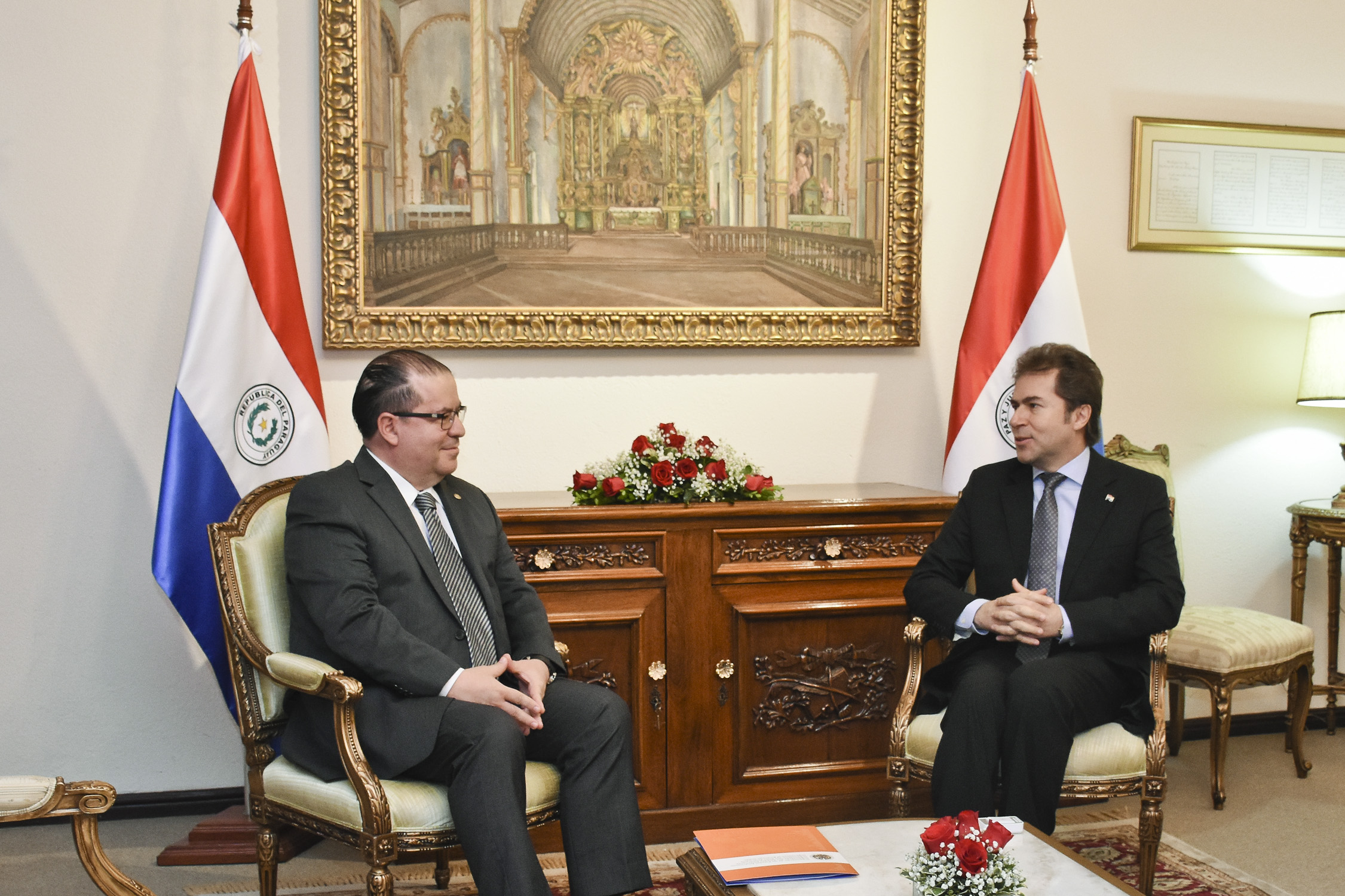 Ministro Castiglioni recibió el saludo protocolar del Representante Residente de la OEA en Paraguay y del Embajador del Perú