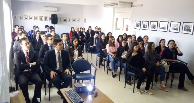 Universitarios de Itapúa se interiorizan del funcionamiento de la Cancillería