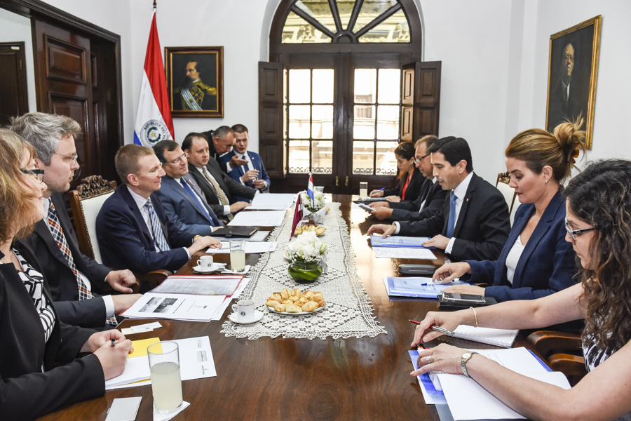 Analizan posibilidades de incrementar la cooperación y el comercio bilateral entre Paraguay y Letonia