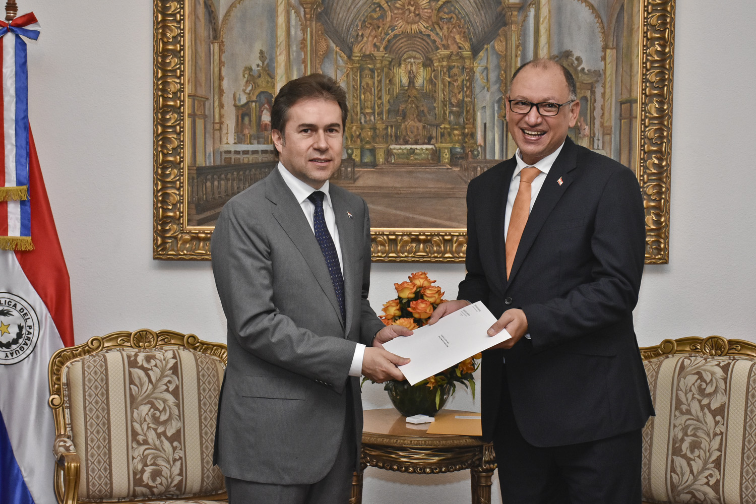 Canciller Castiglioni recibió copias de cartas credenciales del nuevo embajador del Líbano