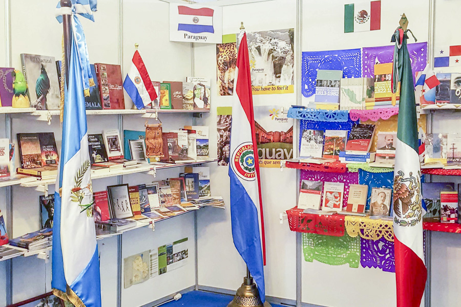 Stand de Paraguay en la Feria Internacional del Libro de Casablanca recibió la visita del Príncipe Heredero de Marruecos