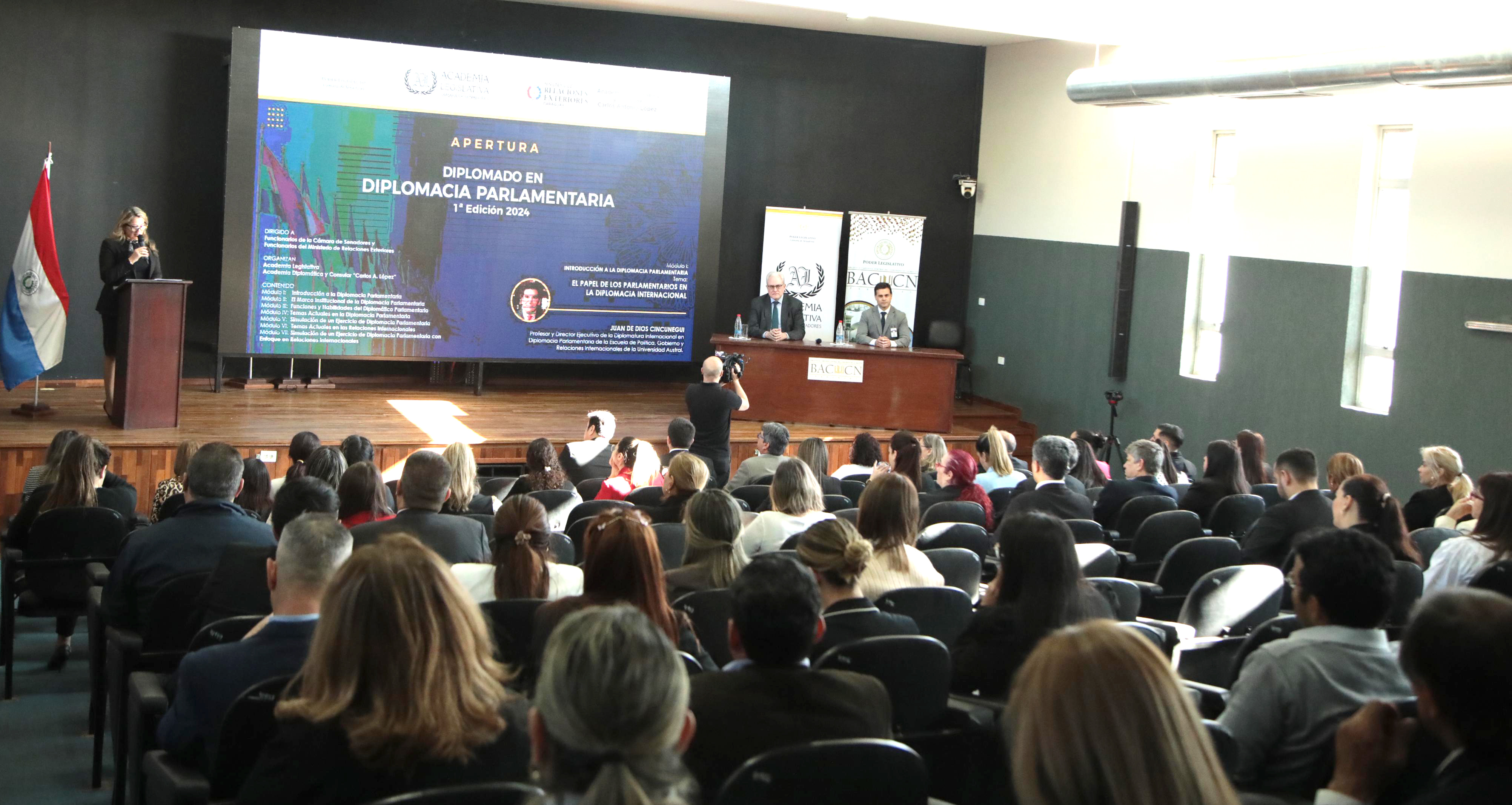 Foto_Parla-2.jpg