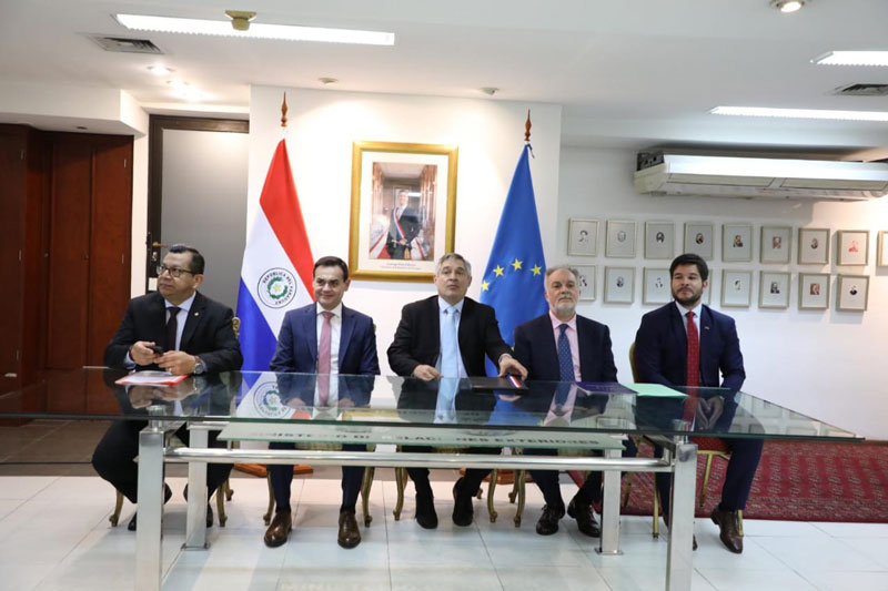 Paraguay y UE reafirman trabajo conjunto en áreas de educación y protección social