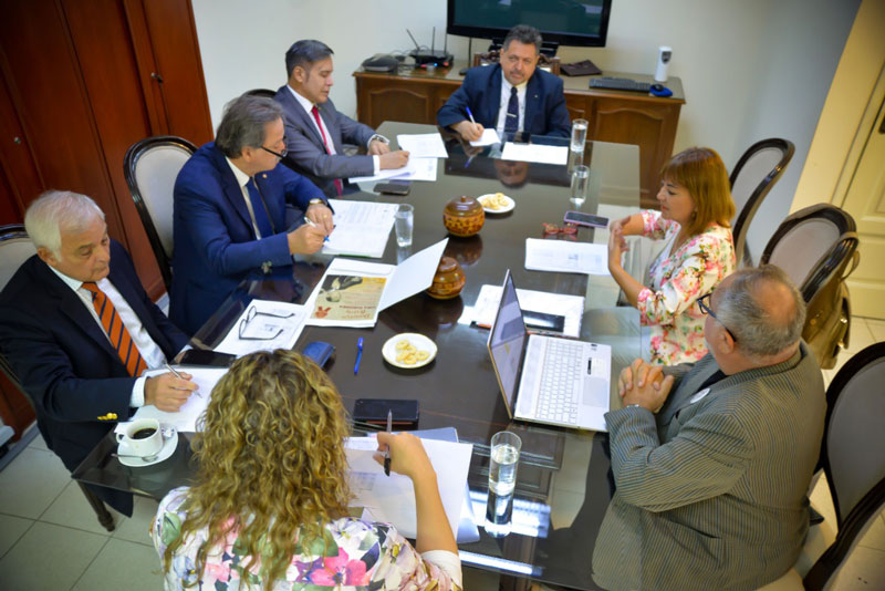 Miembros de la Fundación Demetrio Ortíz  se reúnen con Viceministro de Relaciones Exteriores en el marco del 80° Aniversario de creación de ´Mis Noches Sin Ti´