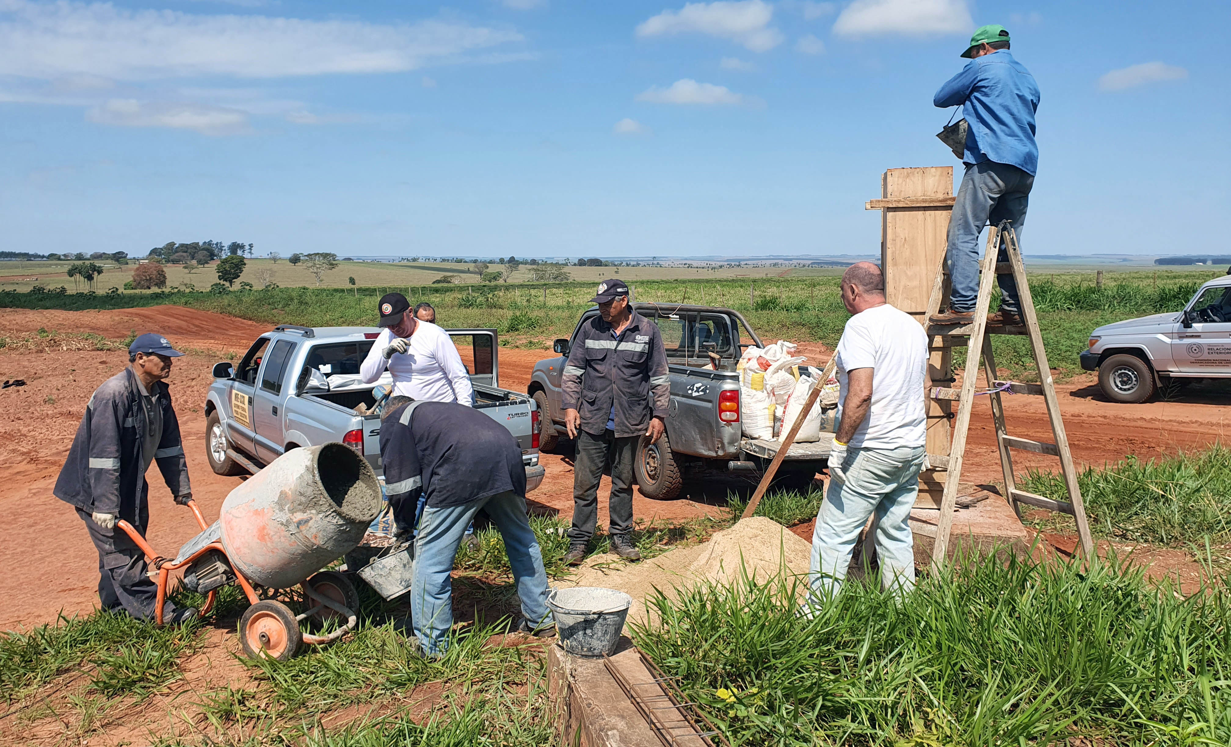 Reconstrucción de Hito en Salto del Guairá.jpg