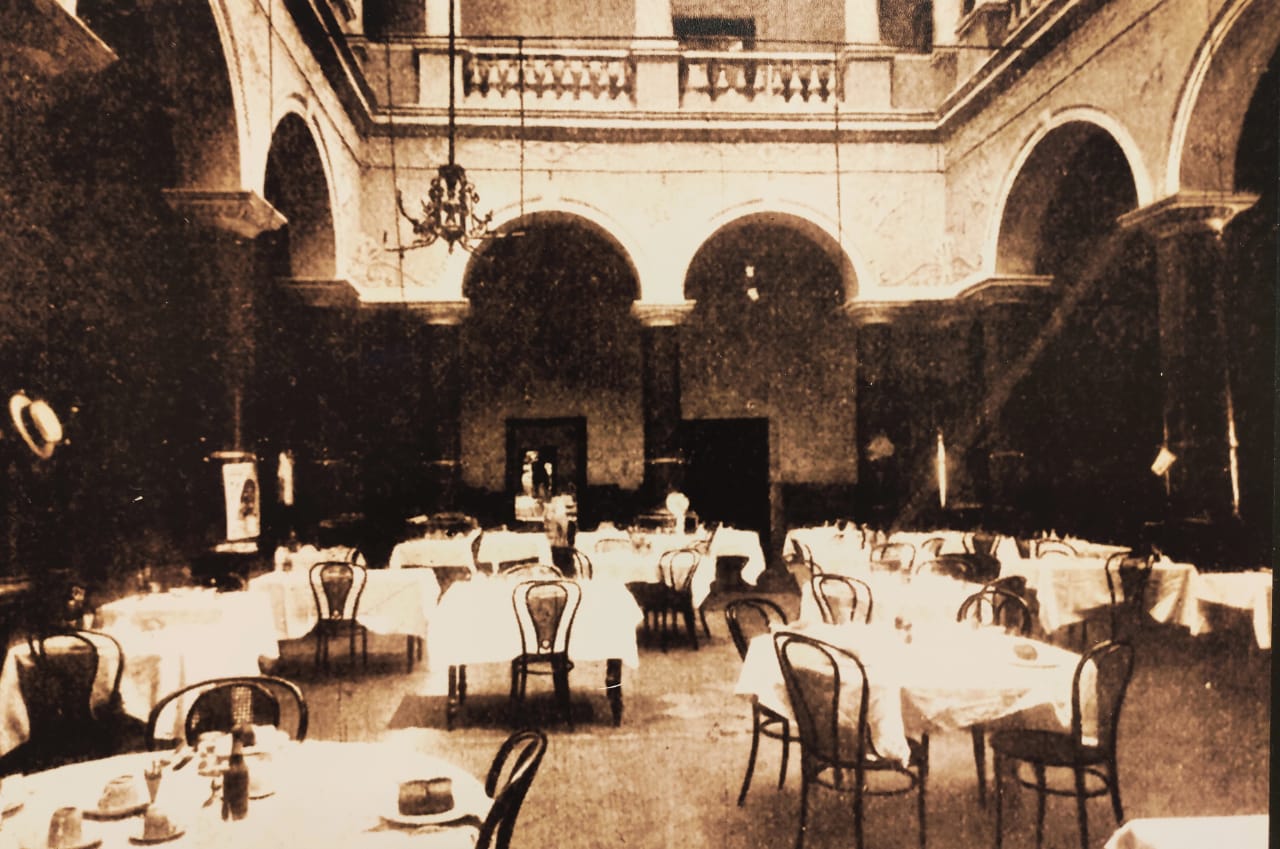 Interior del Palacio Benigno López