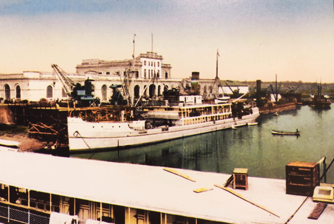 Buques en el Puerto de Asunción